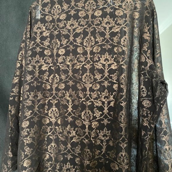 CHICO'S SILK LADIES SHEER TOP/ BLOUSE. - Picture 2 of 3